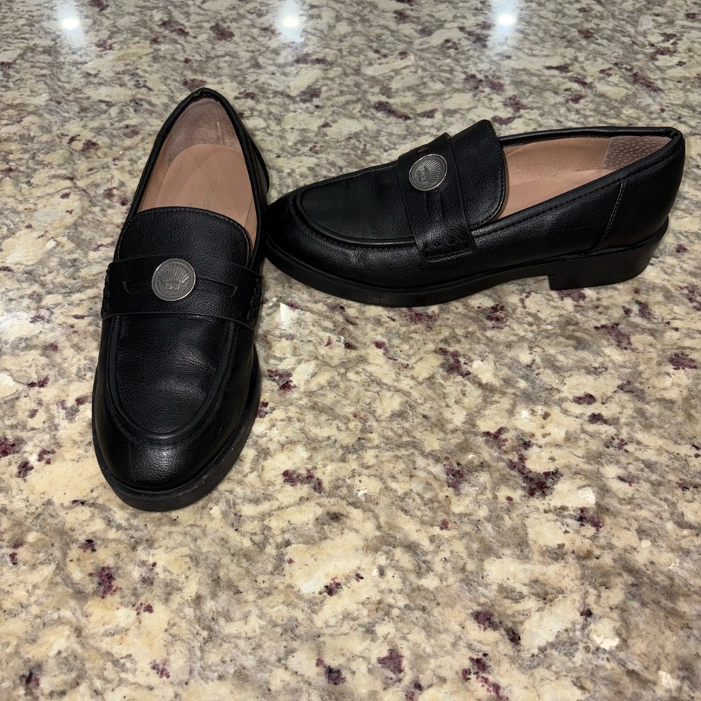 Laundry By Shelli Segal women Classic Black Loafers - Picture 2 of 7